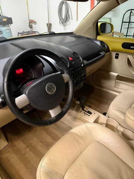 2007 Volkswagen New Beetle - Image 8 of 16