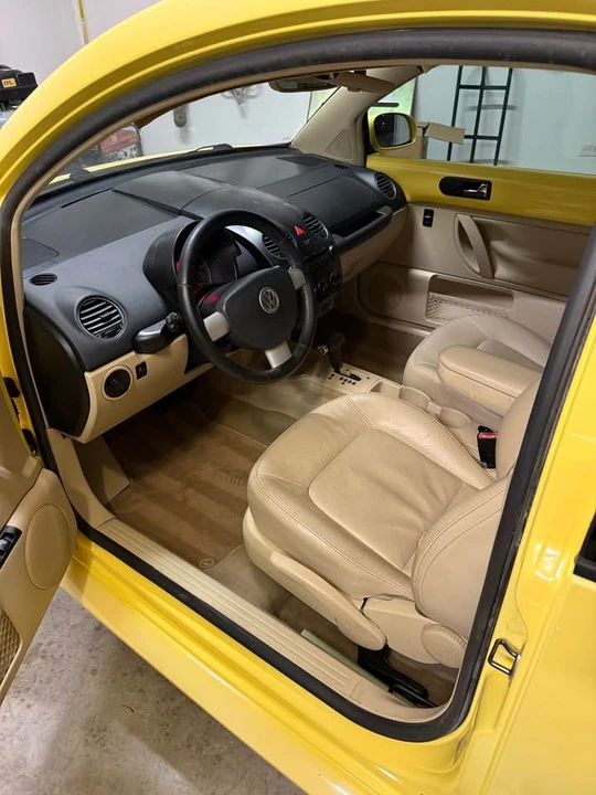 2007 Volkswagen New Beetle - Image 12 of 16