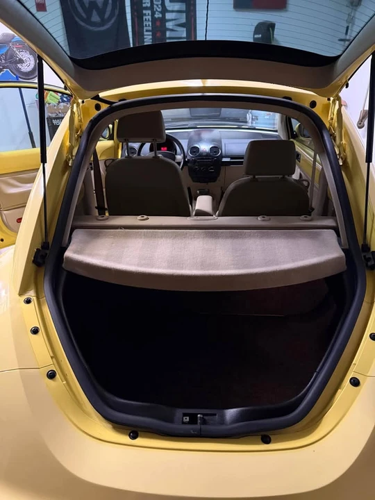 2007 Volkswagen New Beetle - Image 6 of 16