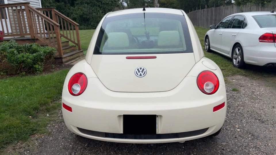 2007 Volkswagen New Beetle - Image 2 of 5