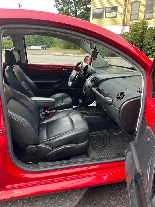 2007 Volkswagen New Beetle - Image 9 of 11
