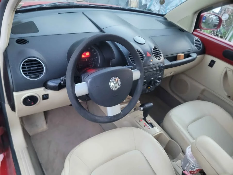 2007 Volkswagen New Beetle - Image 5 of 8