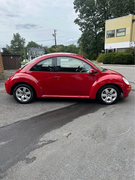 2007 Volkswagen New Beetle - Image 2 of 11