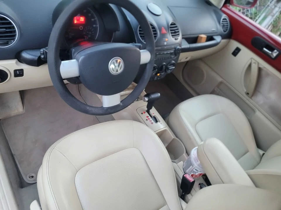 2007 Volkswagen New Beetle - Image 6 of 8