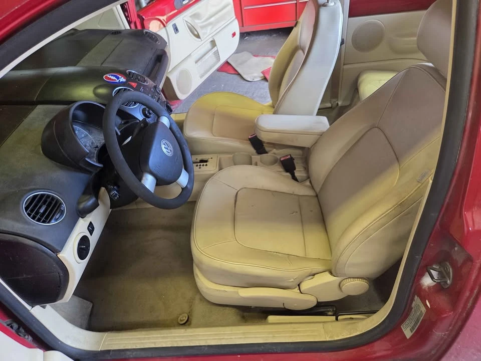 2007 Volkswagen New Beetle - Image 8 of 10