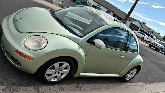 2007 Volkswagen Beetle 2.5L Hatchback 2D