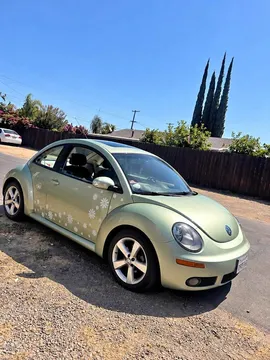 2007 Volkswagen Beetle 2.5L Hatchback 2D