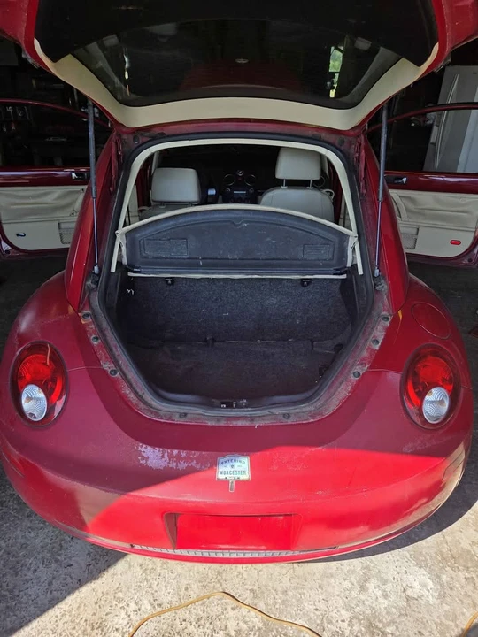 2007 Volkswagen New Beetle - Image 10 of 10