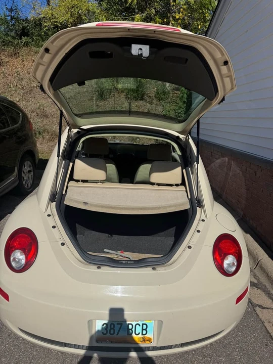 2007 Volkswagen New Beetle - Image 3 of 12