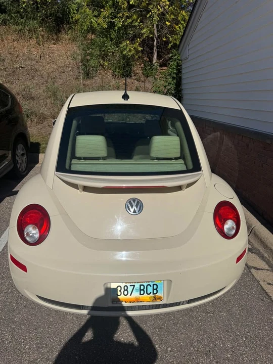 2007 Volkswagen New Beetle - Image 2 of 12