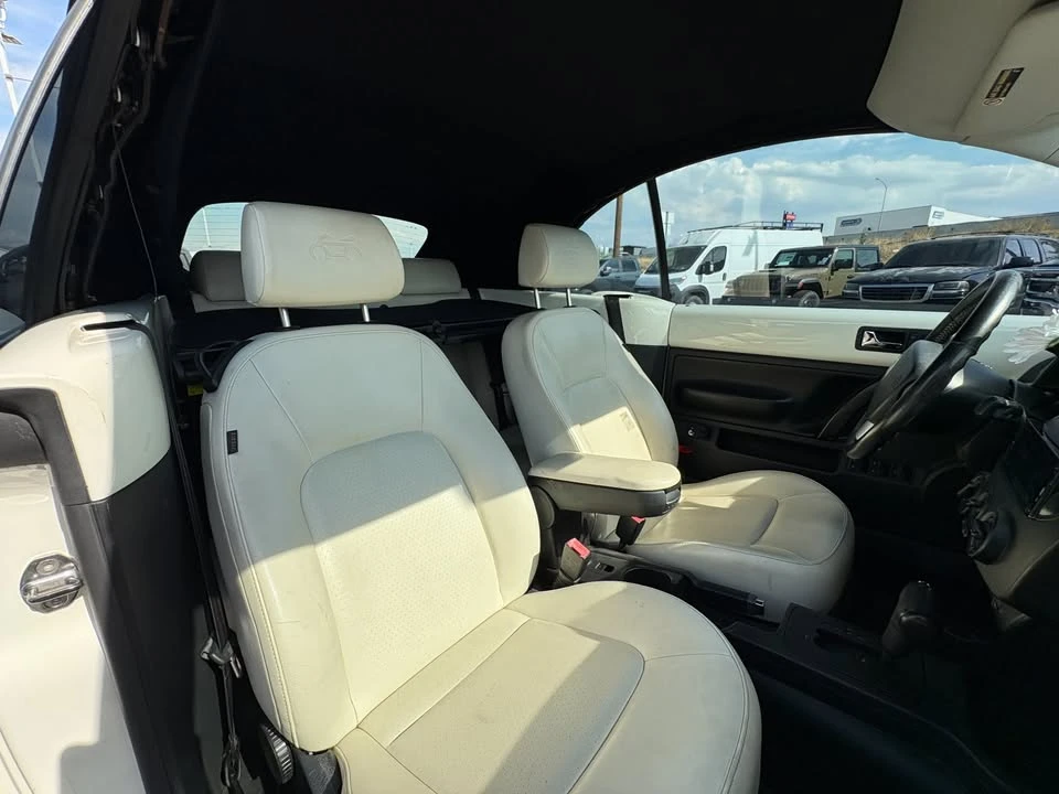 2007 Volkswagen New Beetle - Image 11 of 16