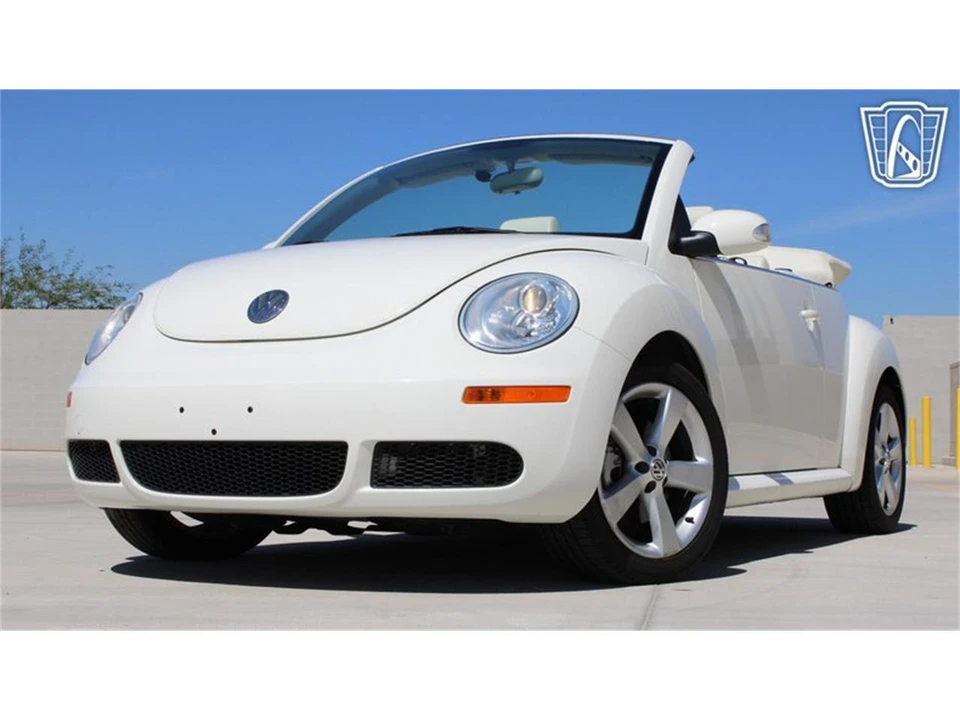 2007 Volkswagen New Beetle - Image 2 of 31