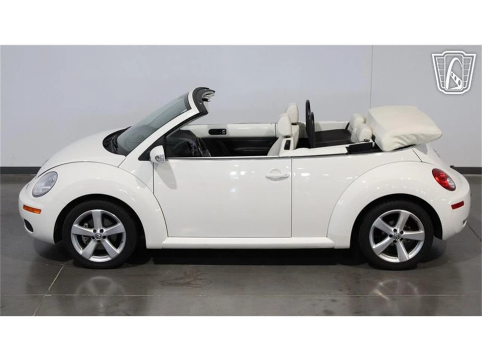 2007 Volkswagen New Beetle - Image 22 of 31