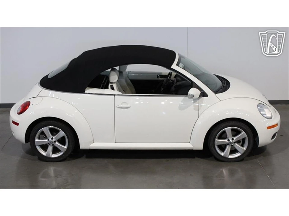 2007 Volkswagen New Beetle - Image 18 of 31
