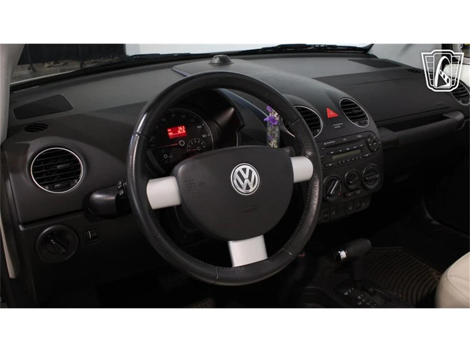 2007 Volkswagen New Beetle - Image 8 of 31