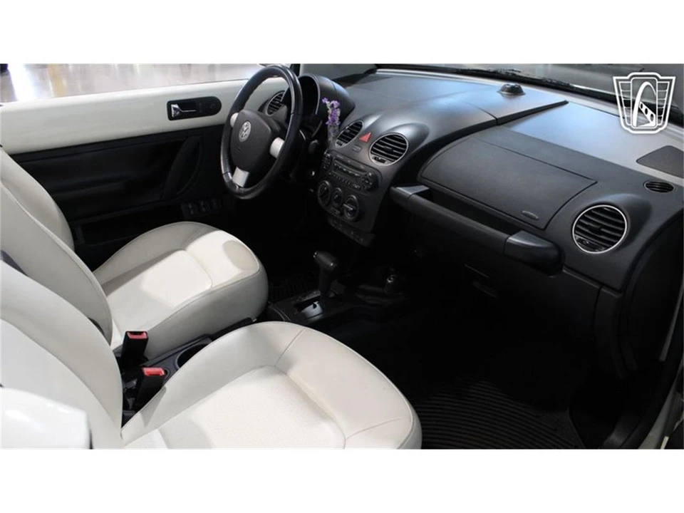 2007 Volkswagen New Beetle - Image 10 of 31