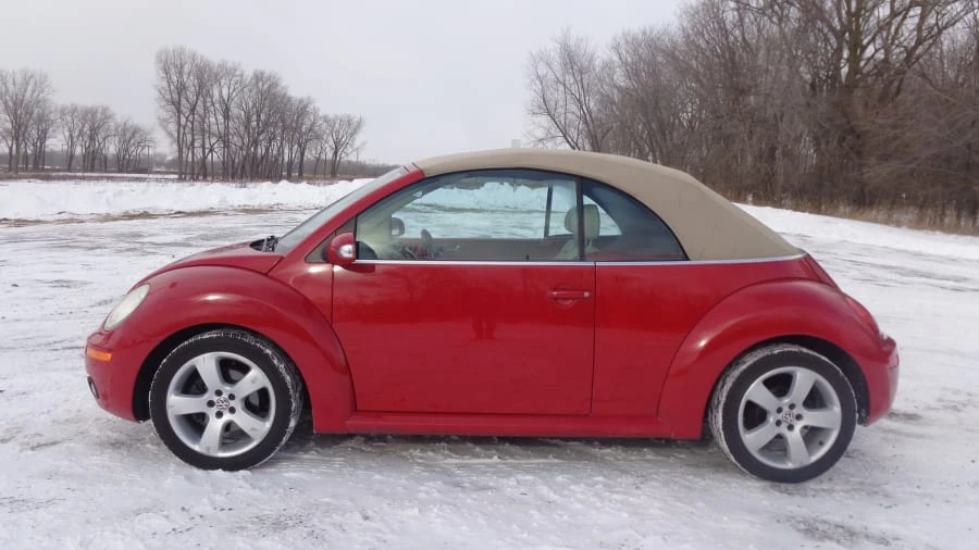 2007 Volkswagen New Beetle - Image 2 of 5