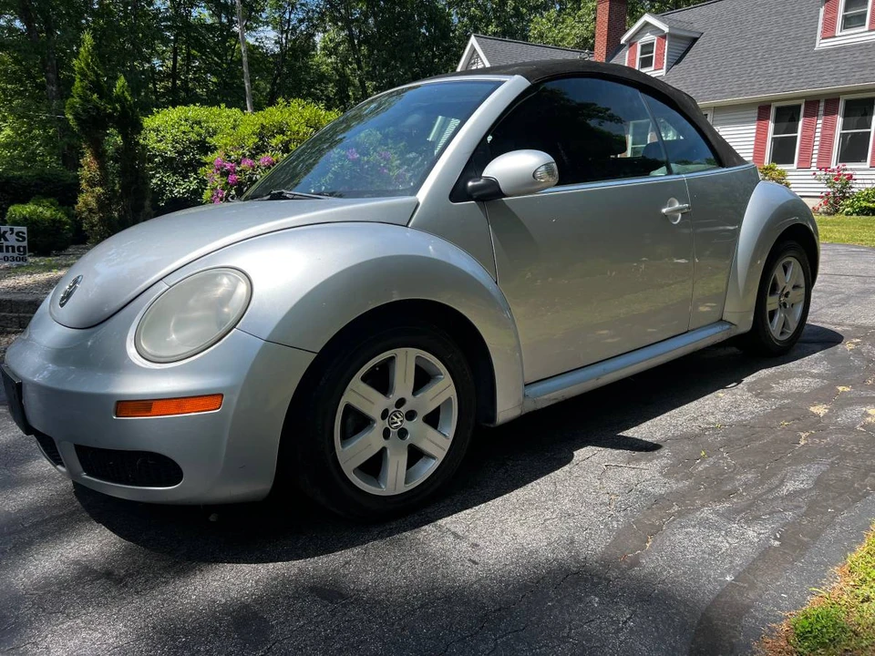 2005 Volkswagen Beetle - Image 4 of 5