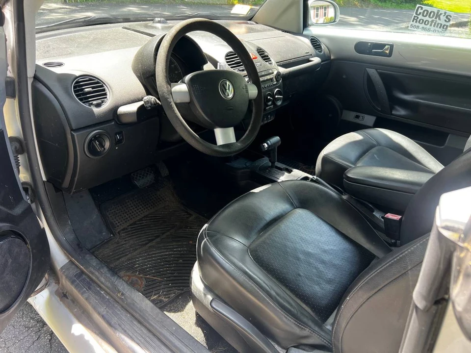2005 Volkswagen New Beetle - Image 5 of 5