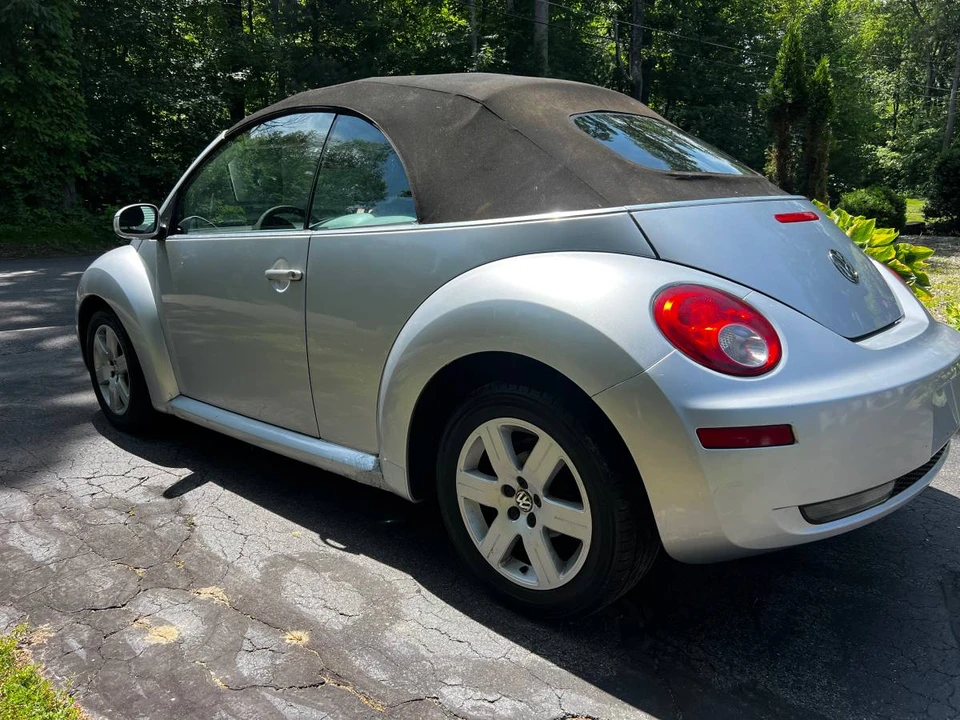 2005 Volkswagen Beetle - Image 3 of 5