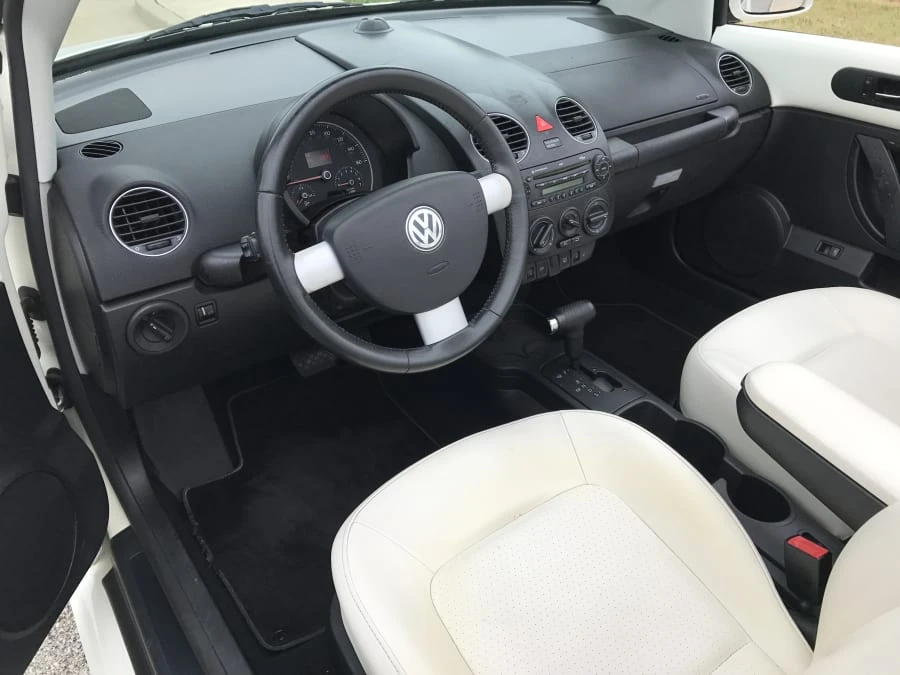 2007 Volkswagen New Beetle - Image 4 of 10