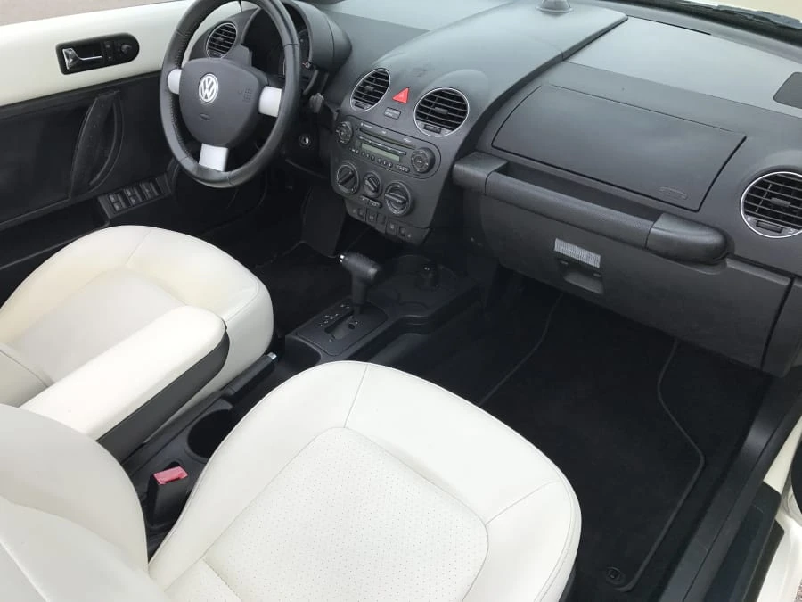 2007 Volkswagen New Beetle - Image 5 of 10
