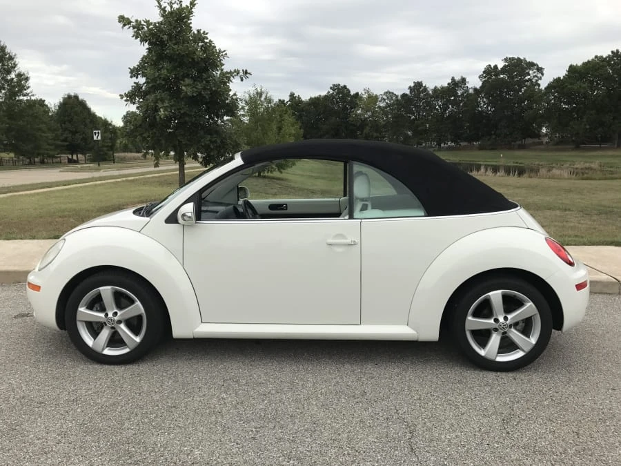2007 Volkswagen New Beetle - Image 9 of 10