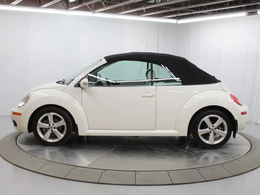 2007 Volkswagen New Beetle - Image 2 of 31