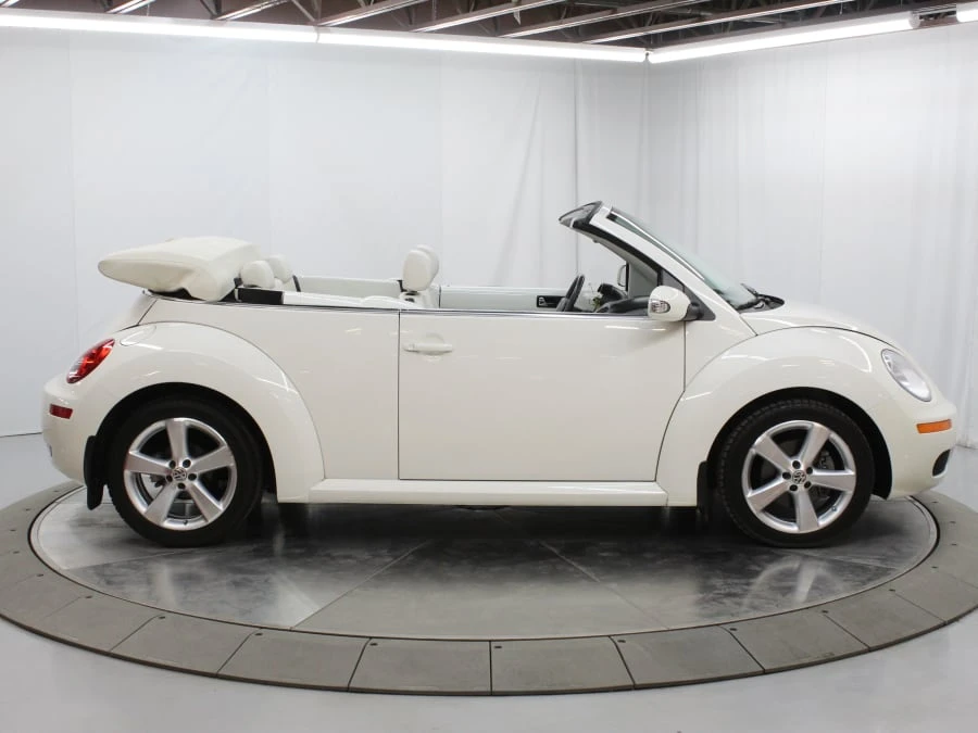 2007 Volkswagen New Beetle - Image 24 of 31