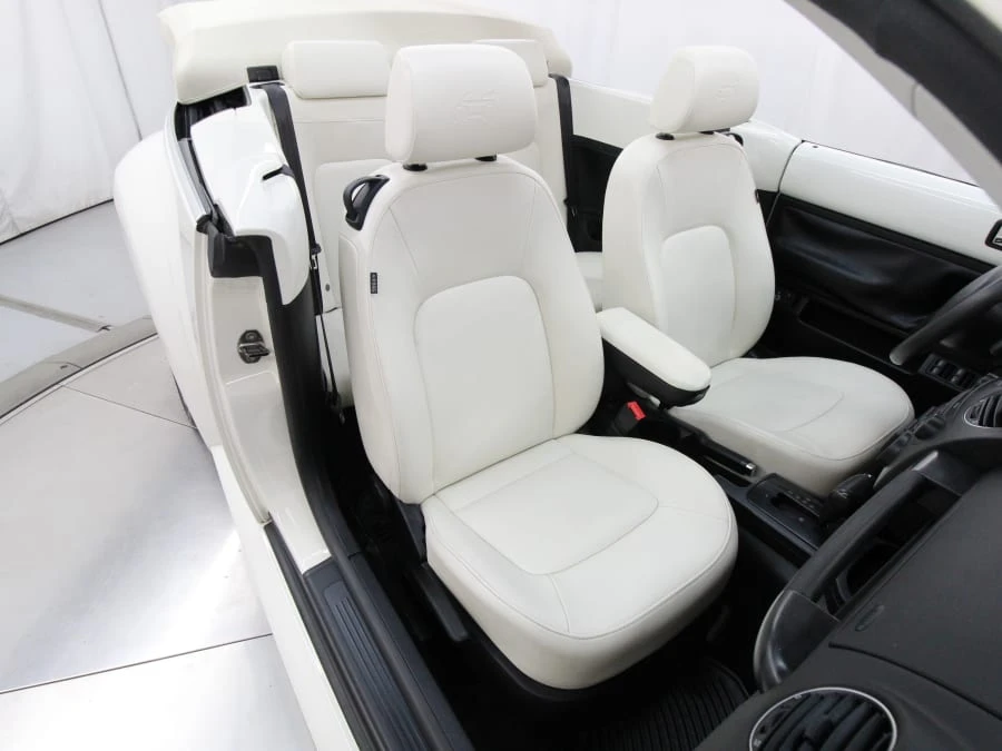 2007 Volkswagen New Beetle - Image 29 of 31