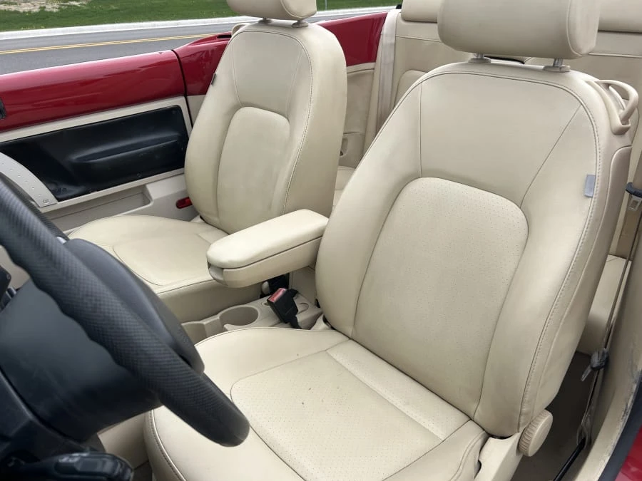 2007 Volkswagen New Beetle - Image 8 of 11