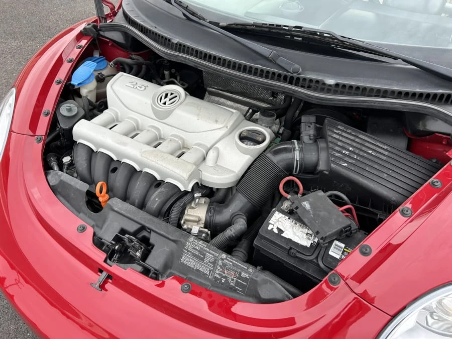 2007 Volkswagen New Beetle - Image 10 of 11