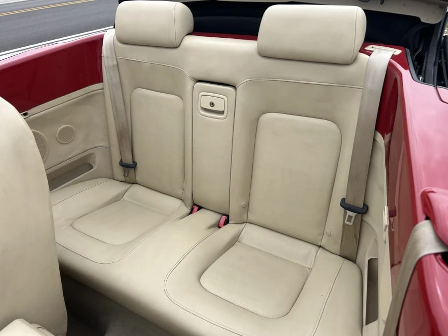 2007 Volkswagen New Beetle - Image 9 of 11