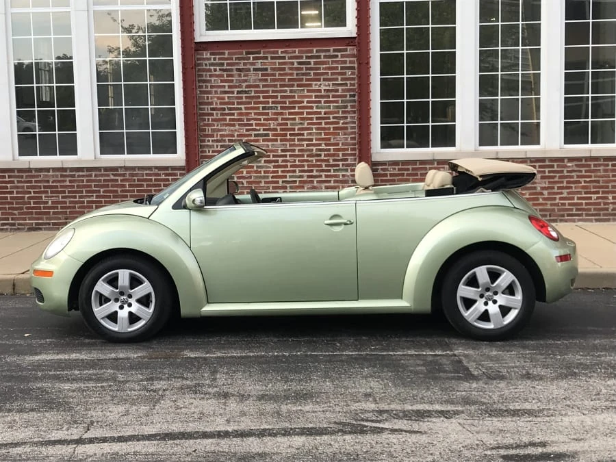 2007 Volkswagen New Beetle - Image 2 of 10