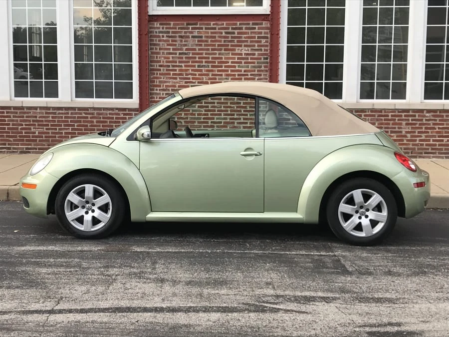 2007 Volkswagen New Beetle - Image 9 of 10