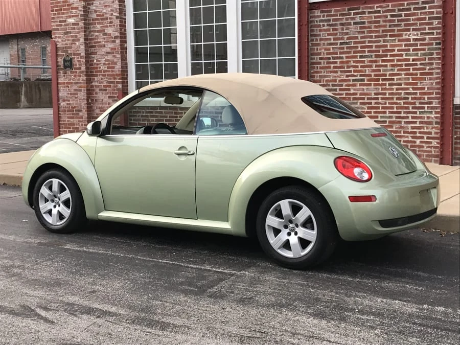 2007 Volkswagen New Beetle - Image 8 of 10