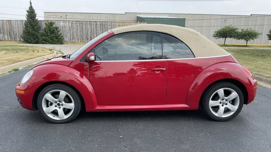 2007 Volkswagen New Beetle - Image 2 of 13
