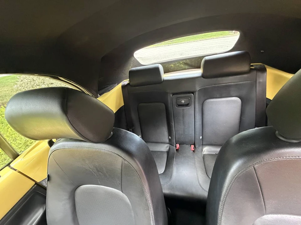 2007 Volkswagen New Beetle - Image 6 of 8