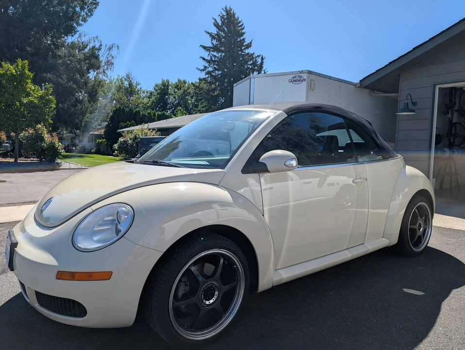 2007 Volkswagen New Beetle - Image 2 of 11