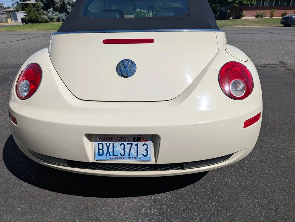 2007 Volkswagen New Beetle - Image 6 of 11