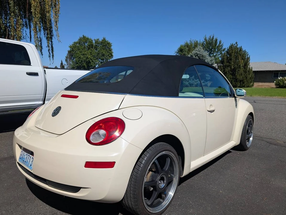 2007 Volkswagen New Beetle - Image 5 of 11