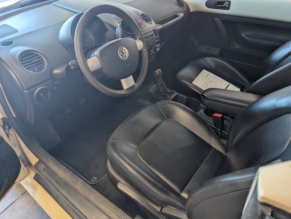 2007 Volkswagen New Beetle - Image 8 of 11