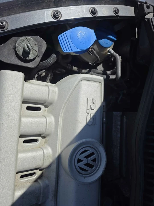 2007 Volkswagen New Beetle - Image 2 of 10