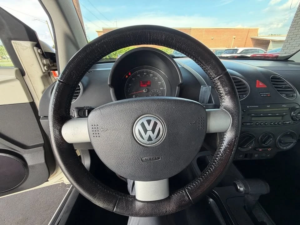 2007 Volkswagen New Beetle - Image 16 of 20