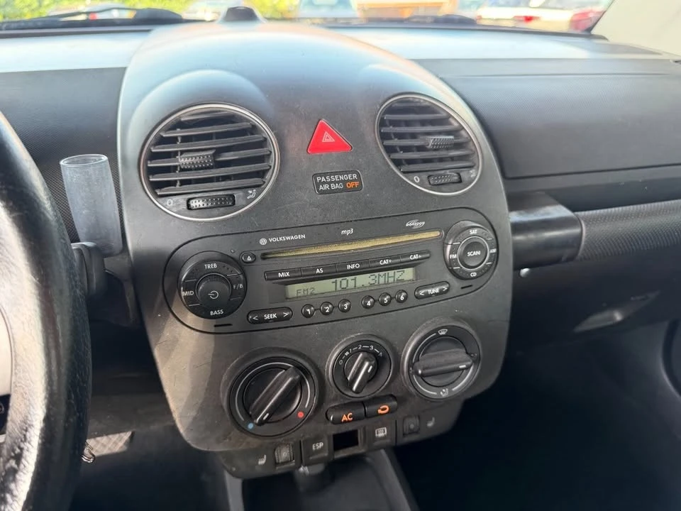 2007 Volkswagen New Beetle - Image 17 of 20