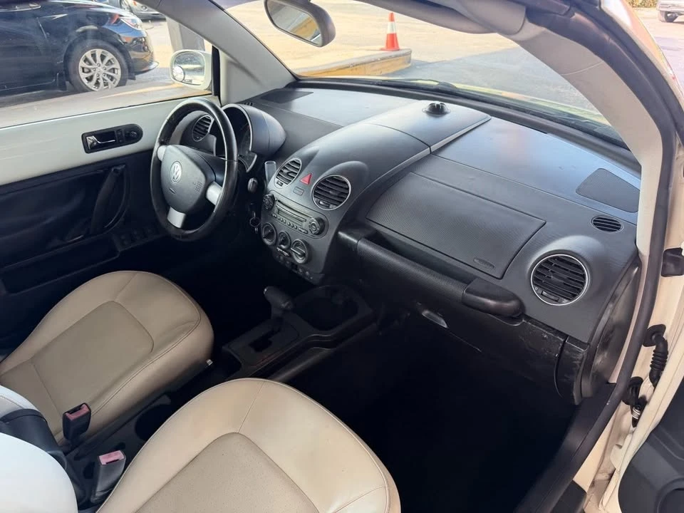 2007 Volkswagen New Beetle - Image 14 of 20