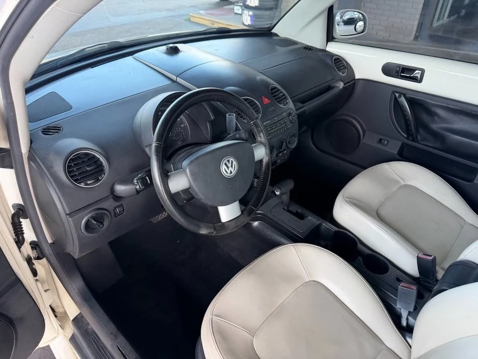 2007 Volkswagen New Beetle - Image 11 of 20