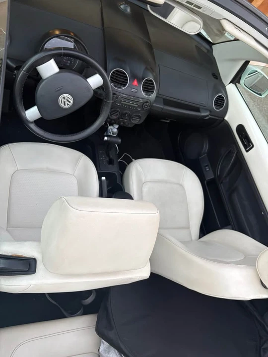 2007 Volkswagen New Beetle - Image 6 of 7