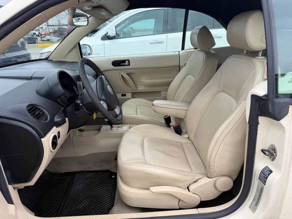 2007 Volkswagen New Beetle - Image 12 of 16