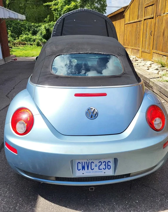 2007 Volkswagen New Beetle - Image 2 of 10